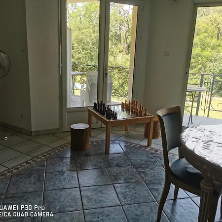 Holiday home Chez Cricri Et Cricri *